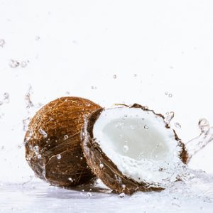 Beneficios del agua de coco para el cabello